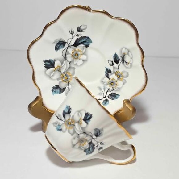 Rosina Teacup and Saucer White Flowers Vintage - Picture 5 of 9